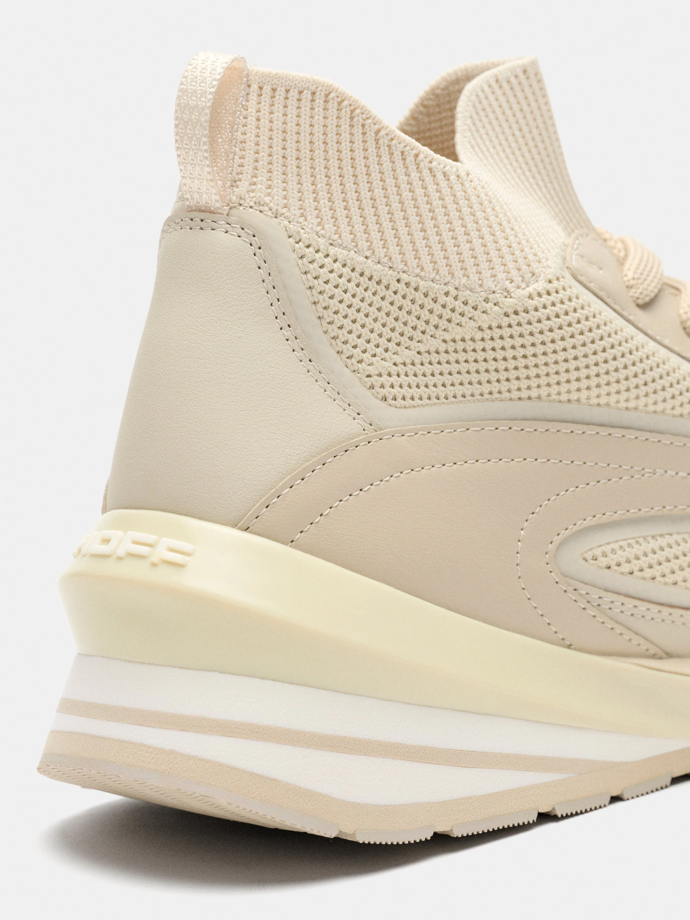Seven Flyknit Runner Beige - Image 4