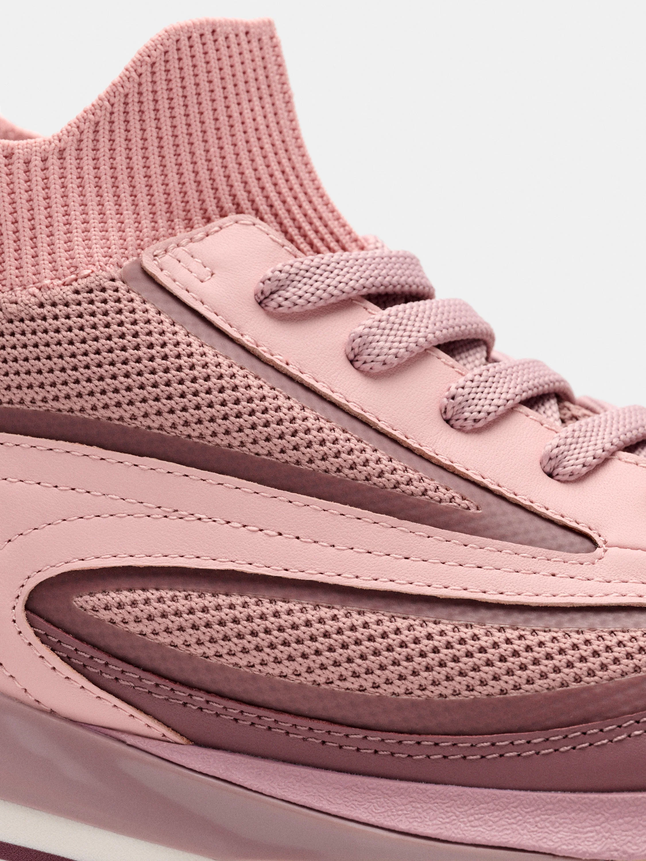 Seven Flyknit Runner Nude - Image 3