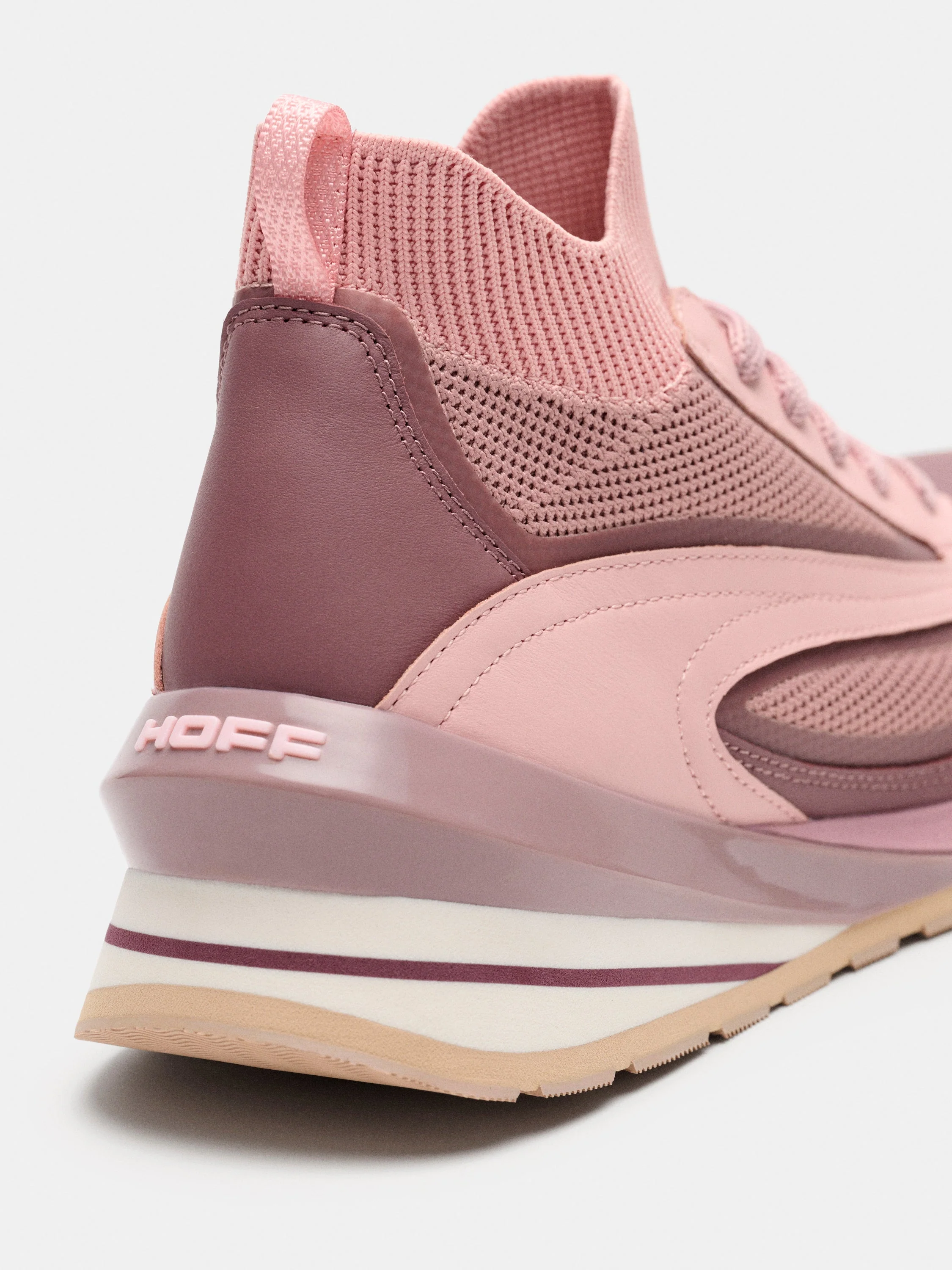 Seven Flyknit Runner Nude - Image 4